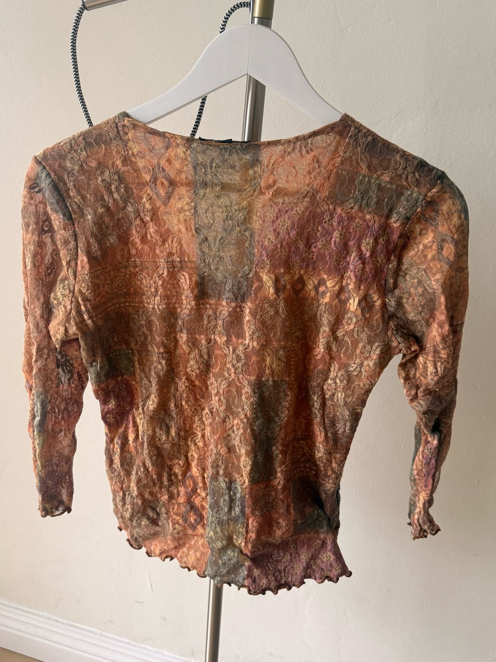 Therapy Y2K Vintage Multi-Color Lace V-Neck Quarter Sleeve Top - Picture 3 of 4